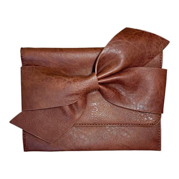Anthropologie Handbags - Anthropologie Brown Faux Leather Bow Envelope Clutch